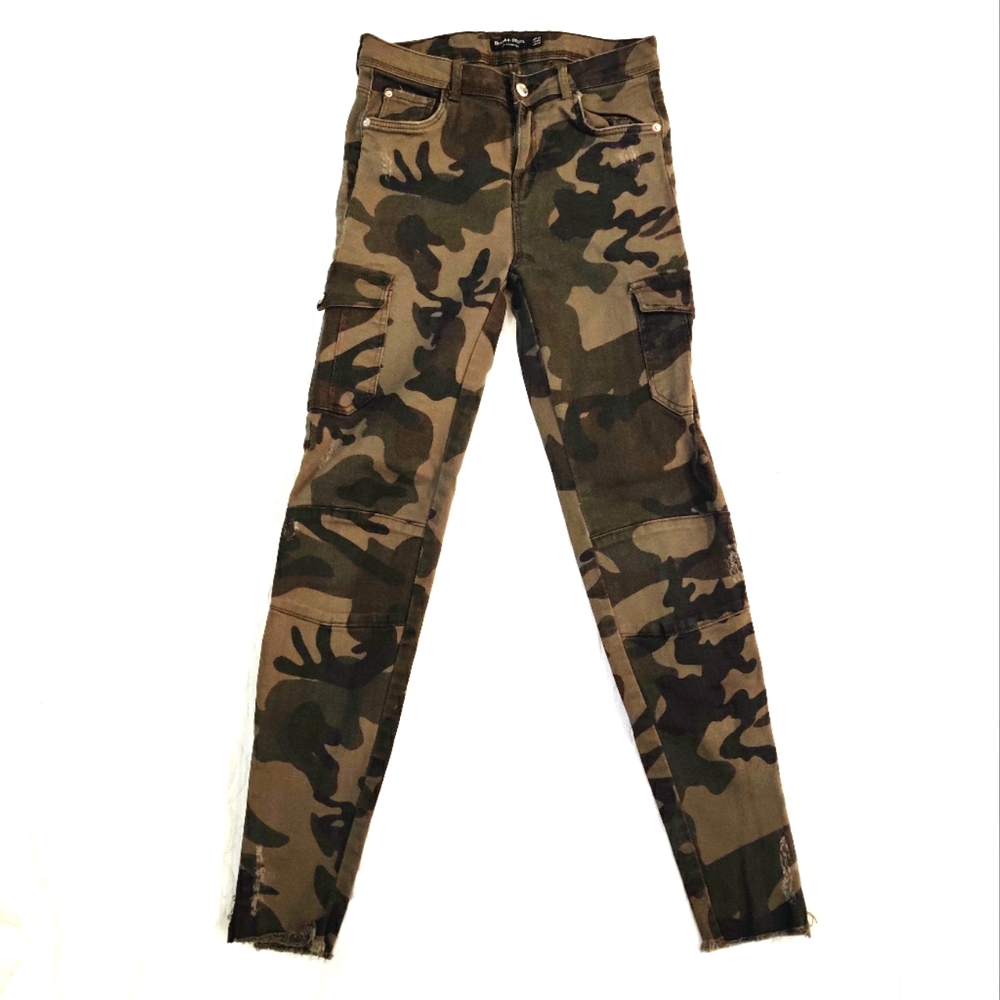 Bershka Girls pants. Size 4. Camouflage.